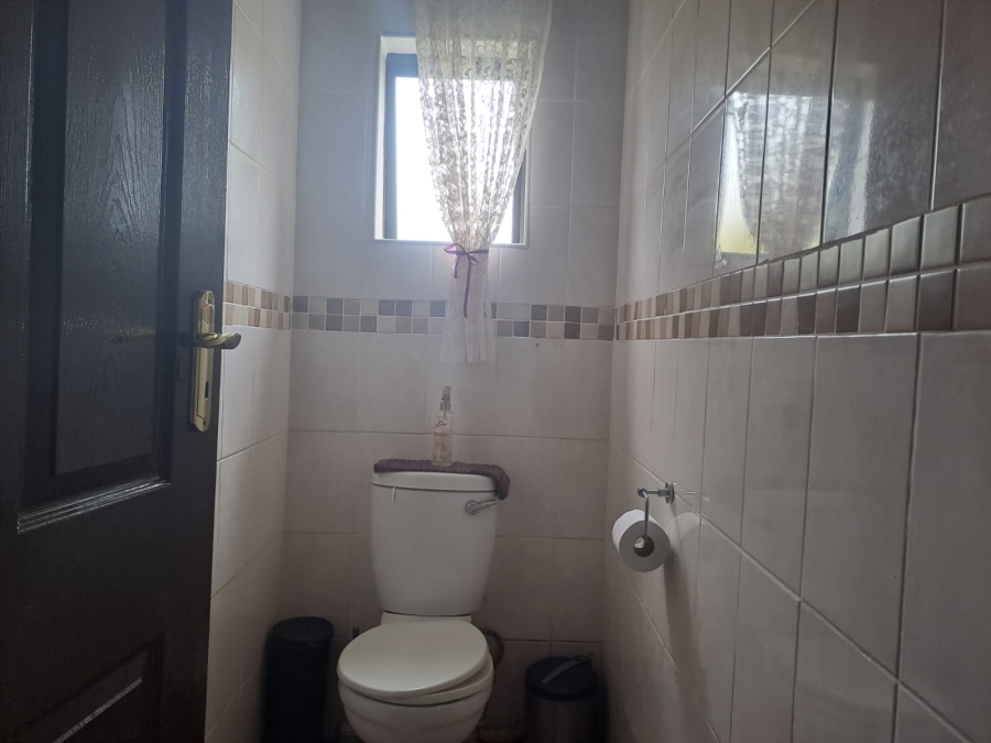 4 Bedroom Property for Sale in La Hoff North West